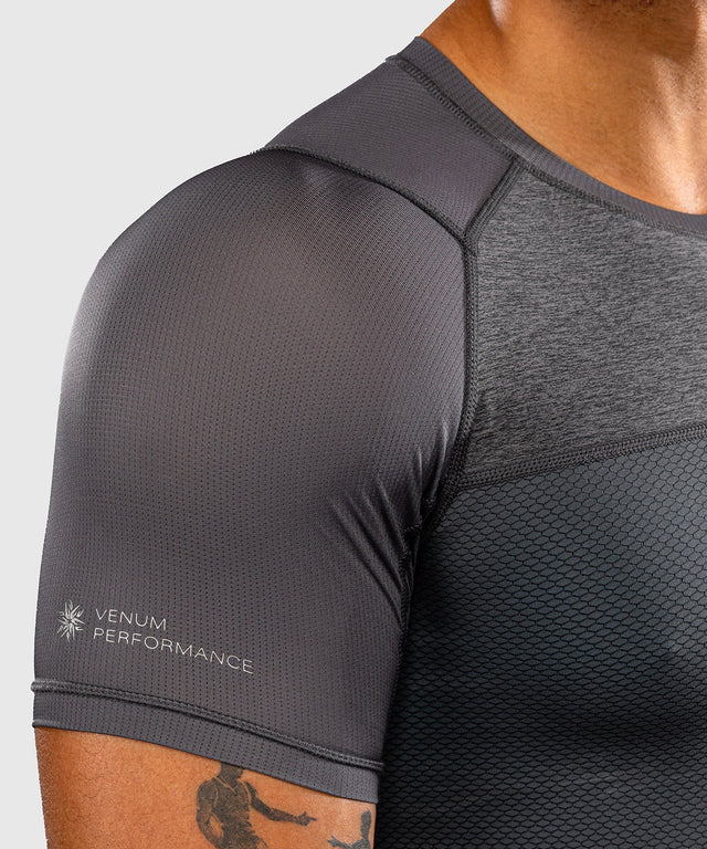 Rashguard Venum G-Fit Scale Manga Corta - Gris