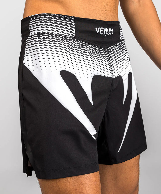Spodenki MMA Venum No Gi – Czarne/Białe