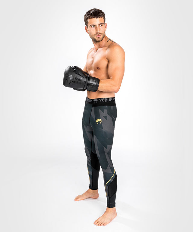 Spodnie spats Venum Razor – Czarne/Złote