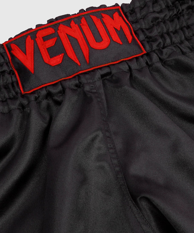 Spodenki do kickboxingu Venum Classic – Czarne/Czerwone