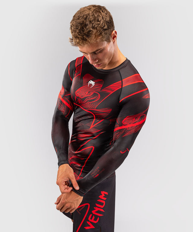Venum Rashguard Crimson Viper 2.0 mangas compridas – Preto/Vermelho