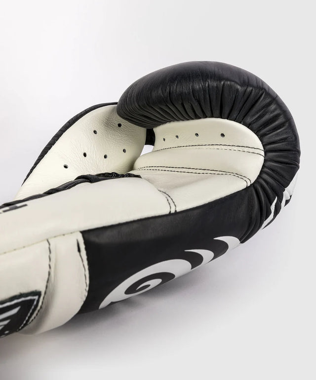 Venum x Mike Tyson Bokshandschoenen Giant 2.0 Pro met vetersluiting - Zwart/Wit