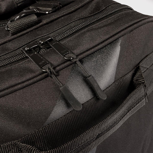 8 WEAPONS Sporttas BIG 8 - Zwart