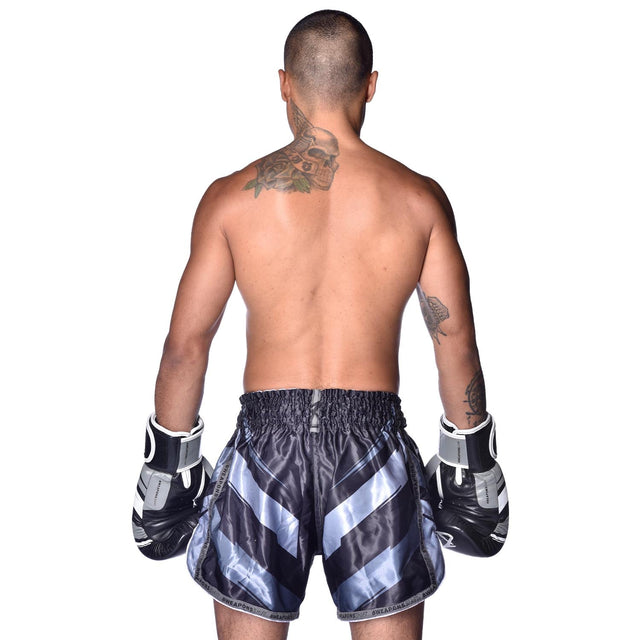 Spodenki Muay Thai 8 WEAPONS Shift – Czarne Mat