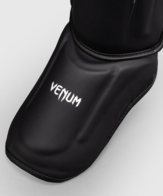 Venum Shin guards Streamline – Black/White