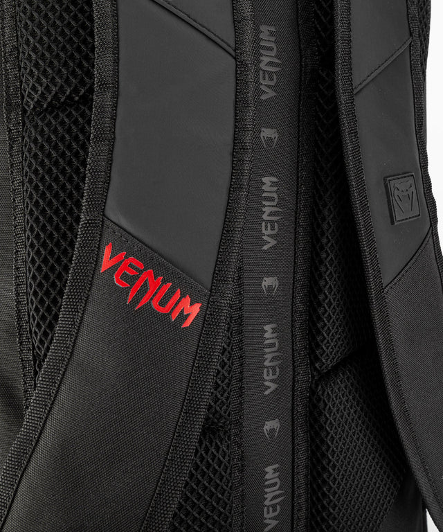 Bolsa de deporte Venum Rugtas Xtrem Evo – Negro/Rojo