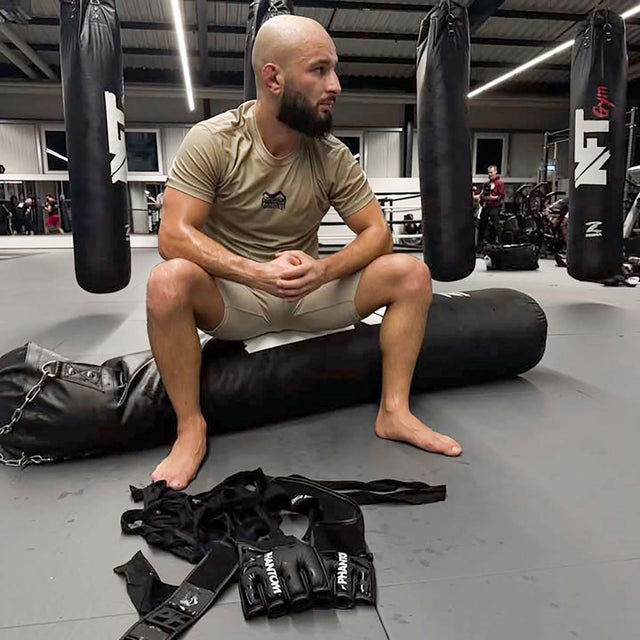 Rękawice MMA Phantom Athletics Apex – Czarne