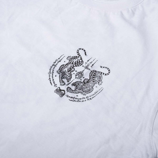 Koszulka Phantom Athletics Sak Yant – Biała