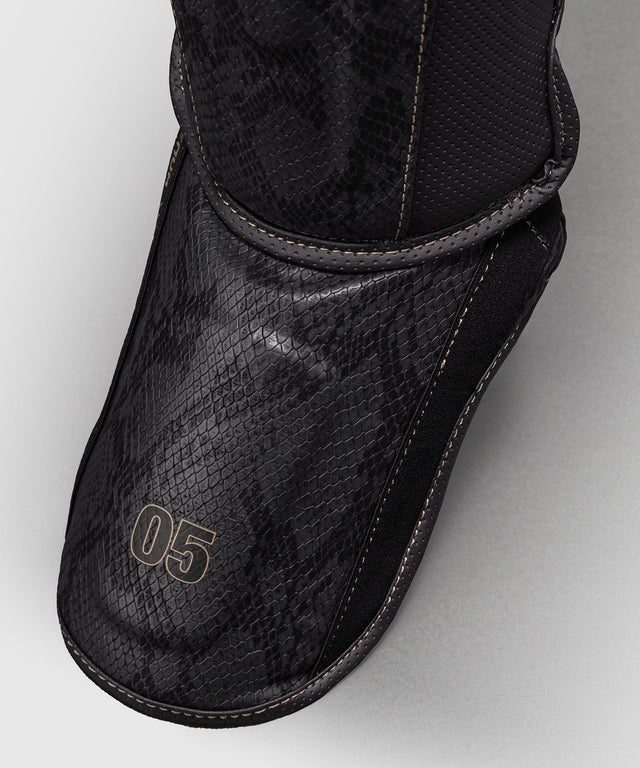 Venum Shin guards Impact Evo Scales – Dark Grey