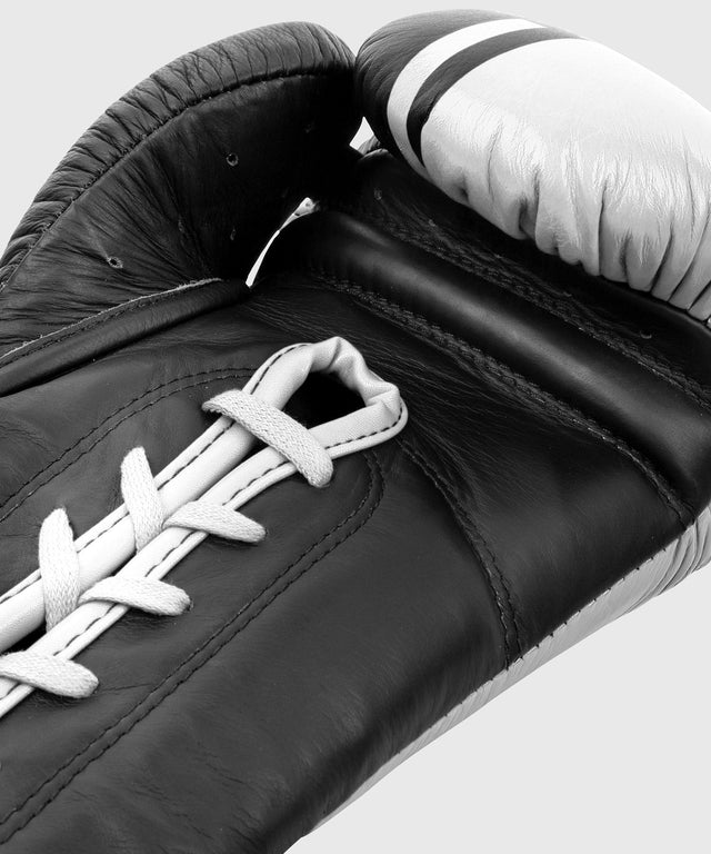 Venum Shield Pro Boxhandschuhe – Schwarz/Weiß