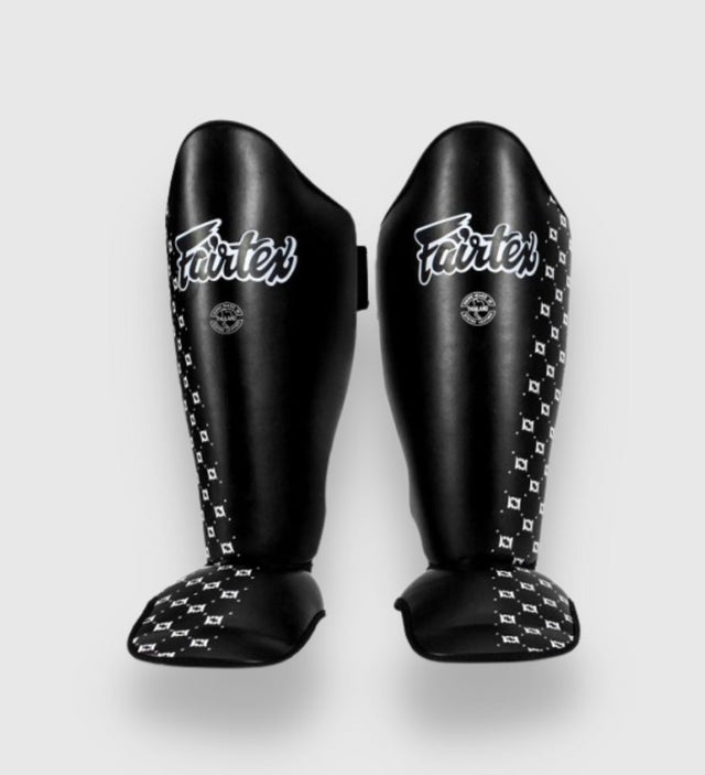Fairtex Shin guards SP5 - Black/White - Shin guards