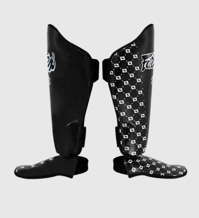 Fairtex Shin guards SP5 - Black/White - Shin guards