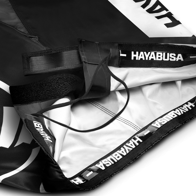Spodenki MMA Hayabusa Icon Lang – Czarne/Białe