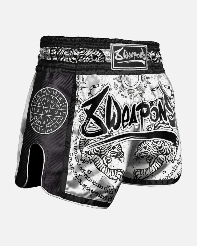 Spodenki Muay Thai 8 WEAPONS Carbon Sak Yant Tigers – Białe