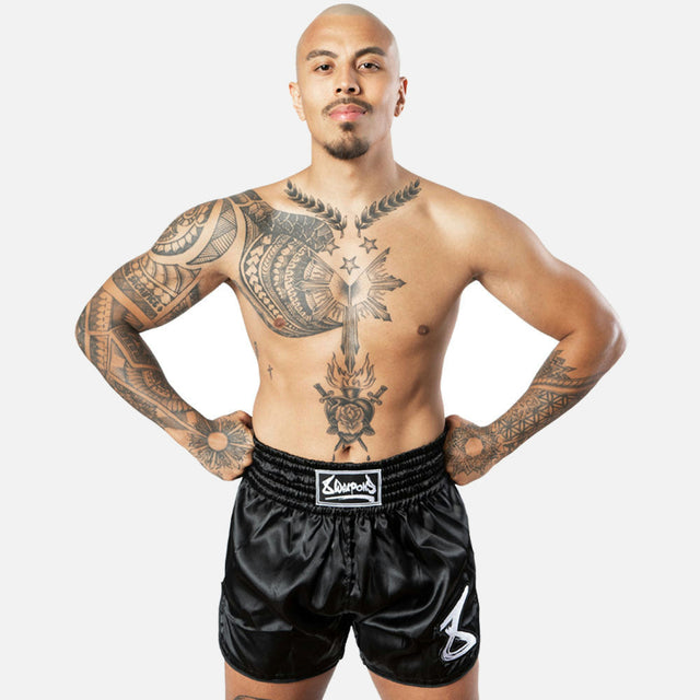 8 WEAPONS Muay Thai Shorts Strike - Black/White