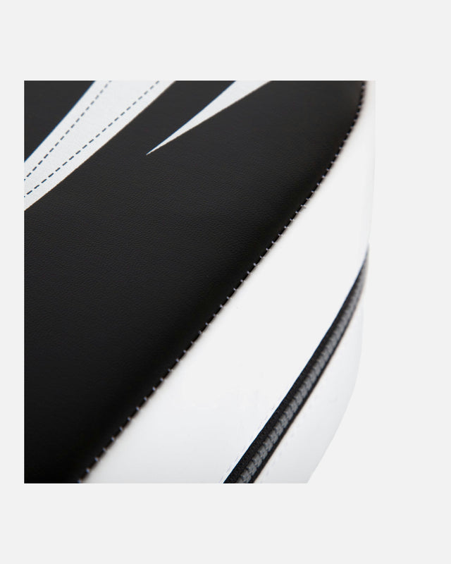 Venum Kick & Punch Pads Absolute – Black/White