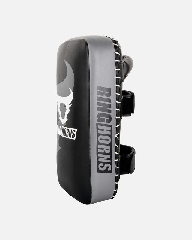 Pady Ringhorns Charger by Venum – Czarne