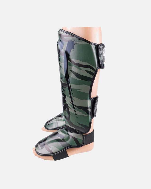 Ochraniacze na piszczele 8 WEAPONS Unlimited 2.0 – Woodland Camo