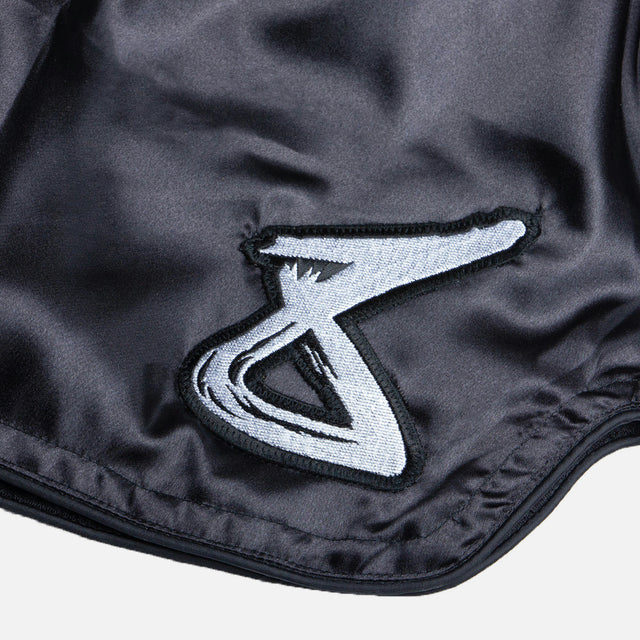 8 WEAPONS Muay Thai Shorts Strike - Black/White