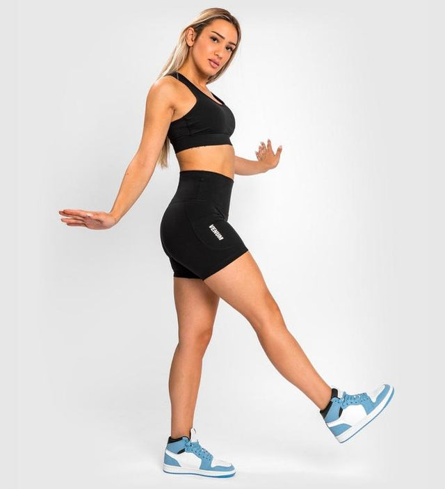Spodenki Venum Essential – Czarne – Damskie