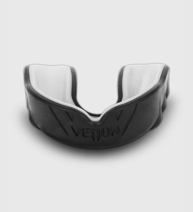 Venum Challenger Mouthguard – Black/White