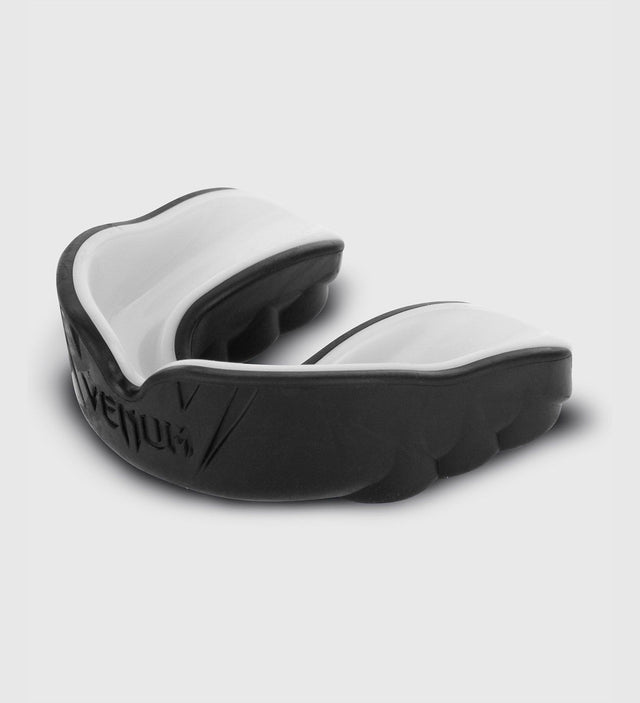 Venum Challenger Mouthguard – Black/White