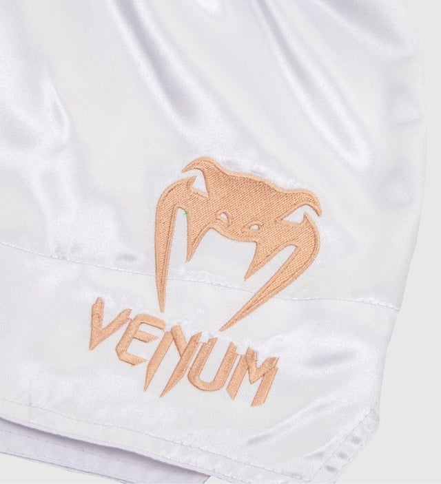 Spodenki do kickboxingu Venum Classic – Białe/Złote
