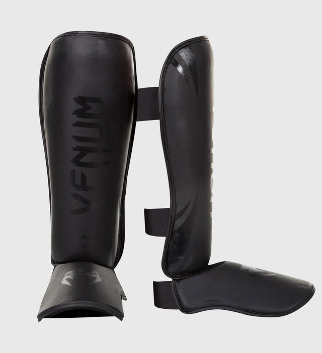 Venum Kickboks Scheenbeschermers Challenger - Zwart - Scheenbeschermers