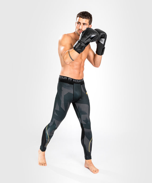 Spodnie spats Venum Razor – Czarne/Złote