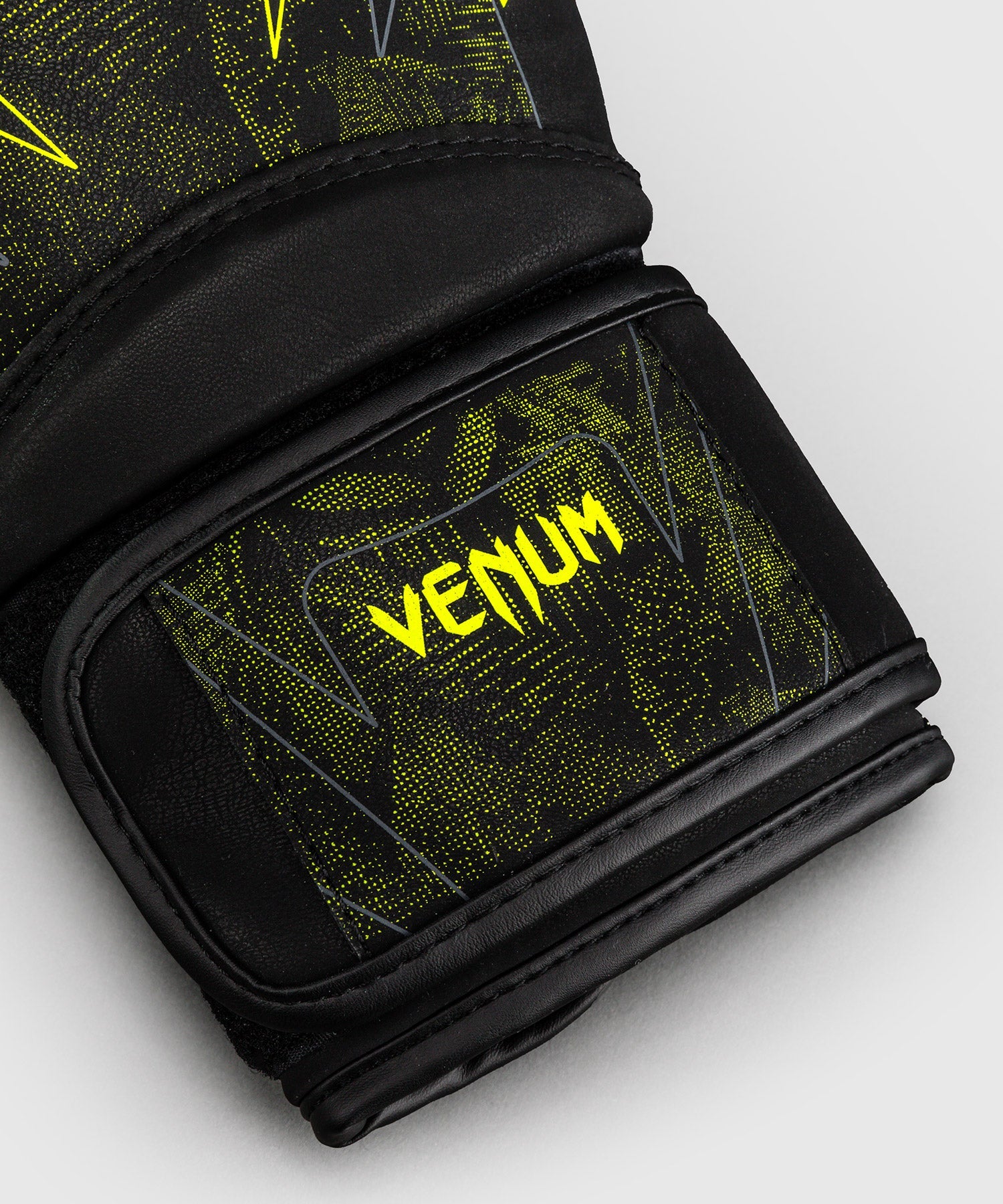 Venum Bokshandschoenen Impact Amazonia Reborn - Zwart/Groen