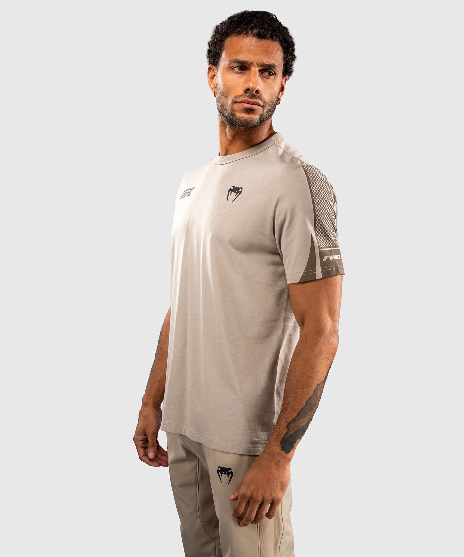 Venum UFC T-Shirt Unity Korte Mouwen - Zand