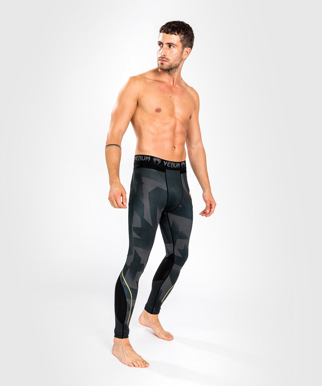Spodnie spats Venum Razor – Czarne/Złote