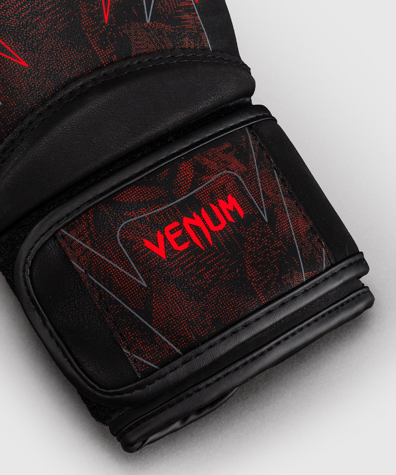 Venum Bokshandschoenen Impact Amazonia Reborn - Zwart/Rood