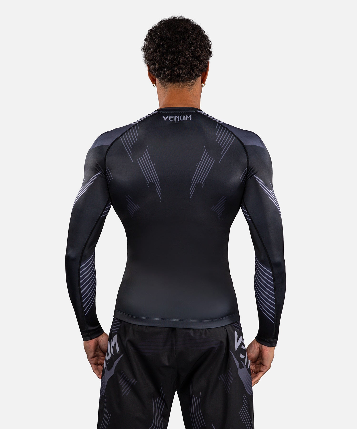 Rashguard Venum No-Gi 6.0 Maniche Lunghe – Nero/Grigio
