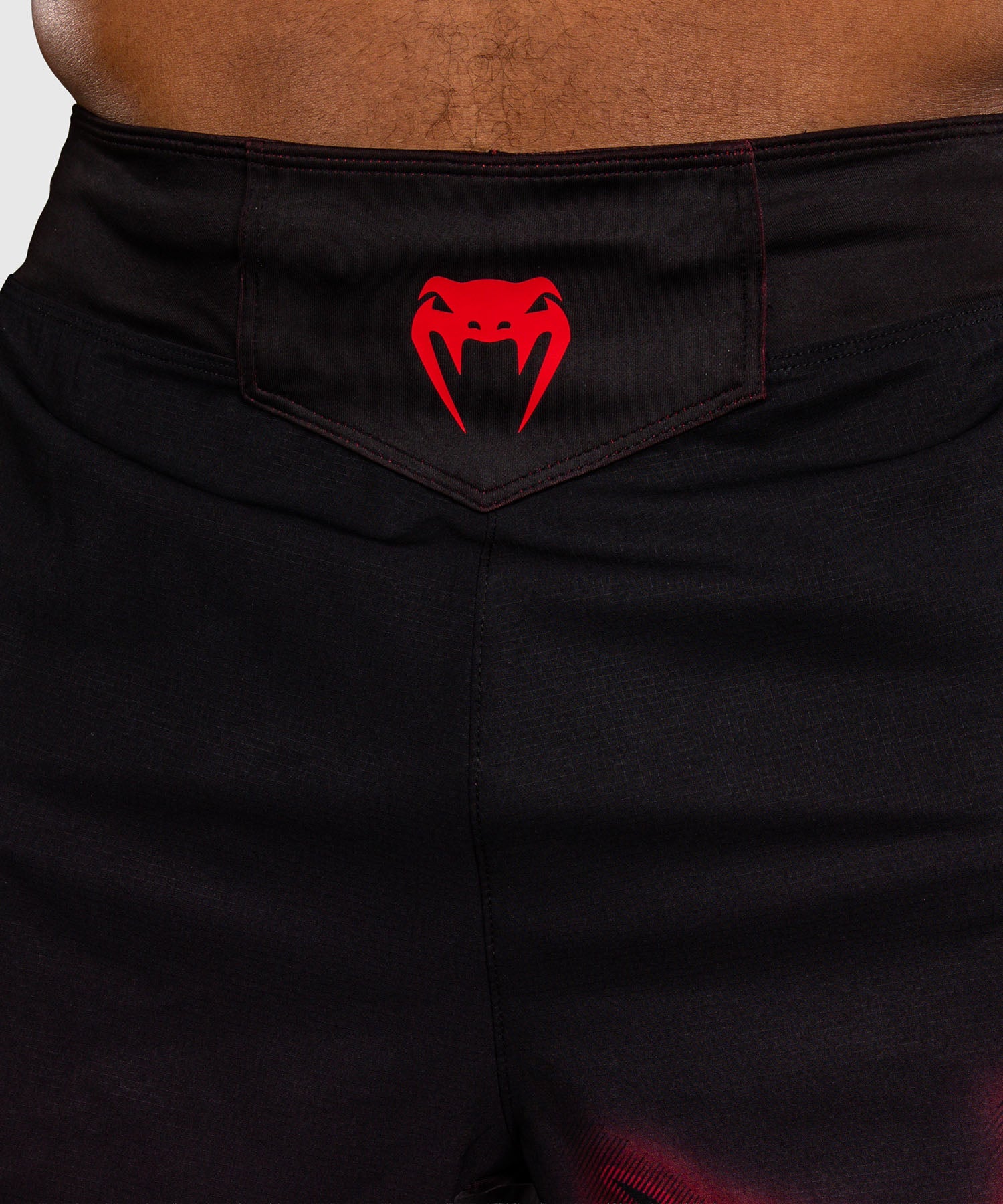 Spodenki MMA Venum Spectre – Czarne/Czerwone