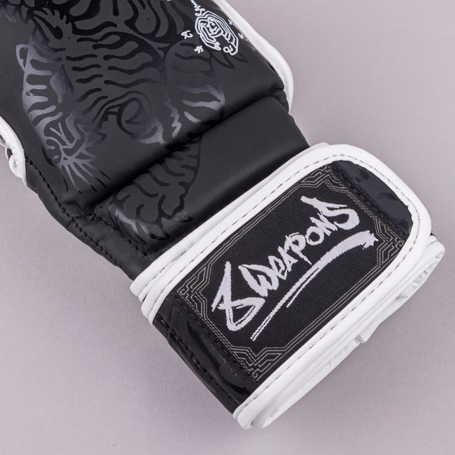 Rękawice MMA 8 WEAPONS Sak Yant Big Tiger – Czarne