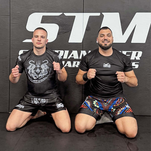 Rashguard Phantom Athletics Sak Yant – Czarny/Szary