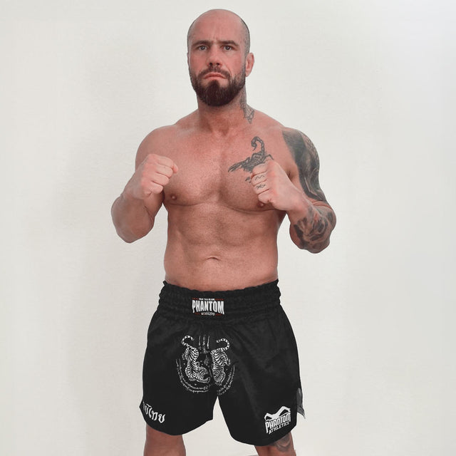 Phantom Athletics Muay Thai Shorts Sak Yant - Zwart