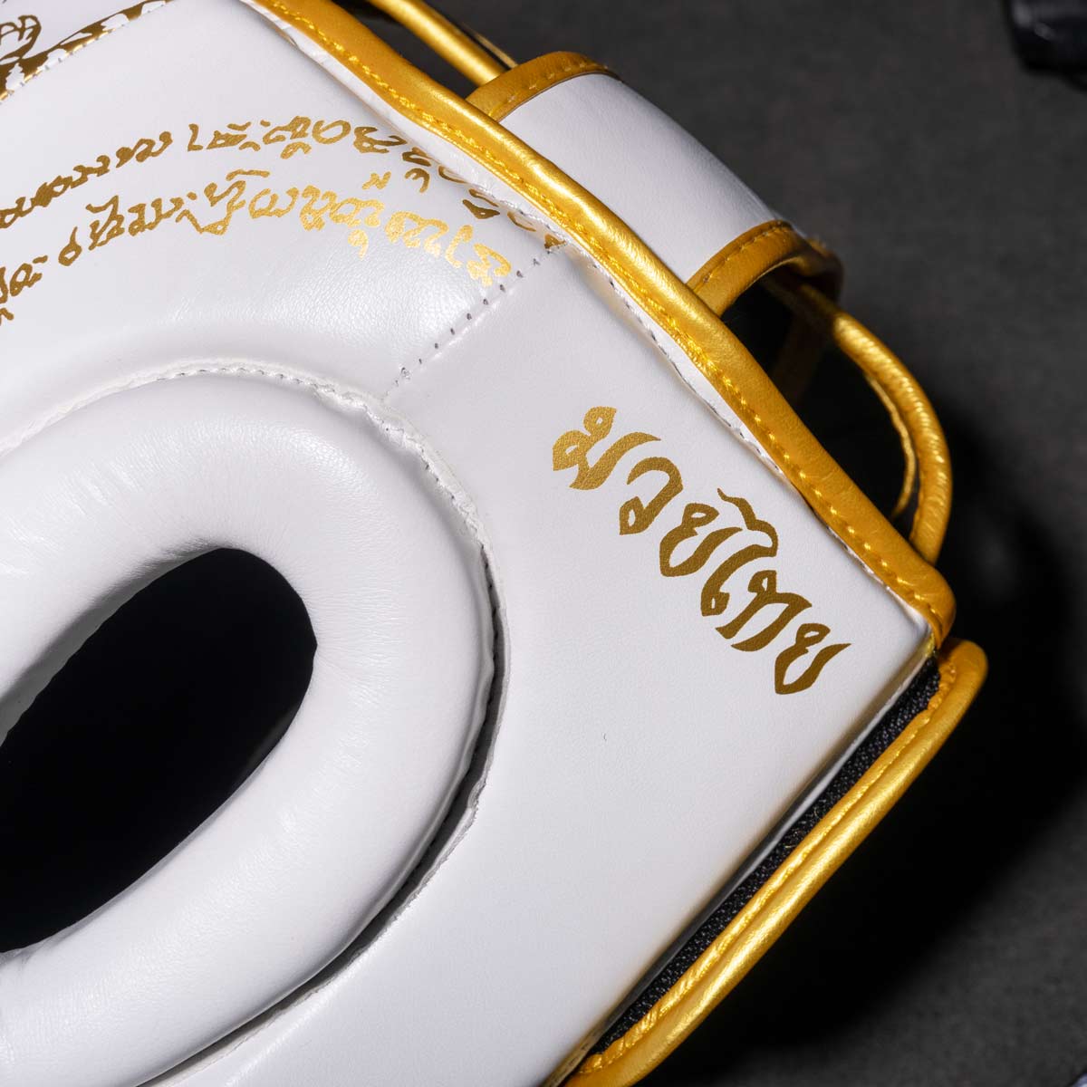 Phantom Athletics Hoofdbeschermer Muay Thai - Wit/Goud