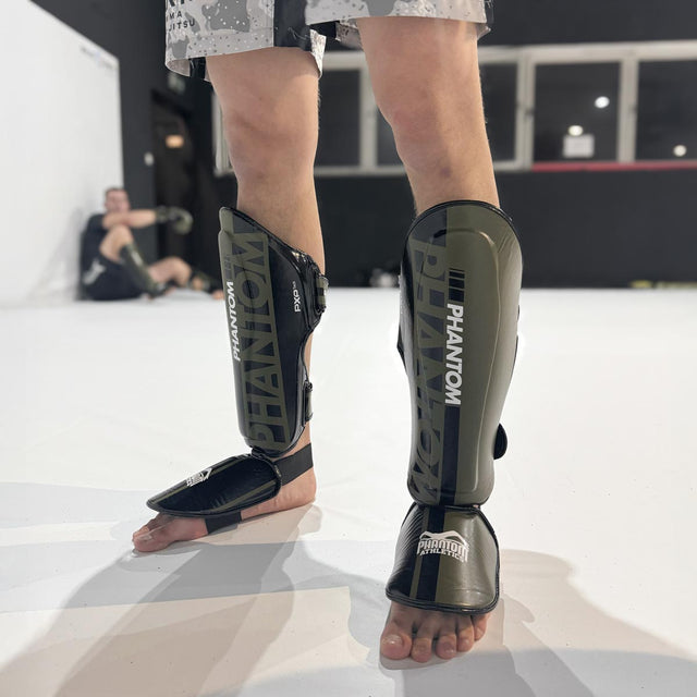 Phantom Athletics Scheenbeschermers APEX Striking - Army