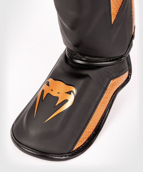 Venum Shin guards Kickboxing Elite Evo – Black/Bronze