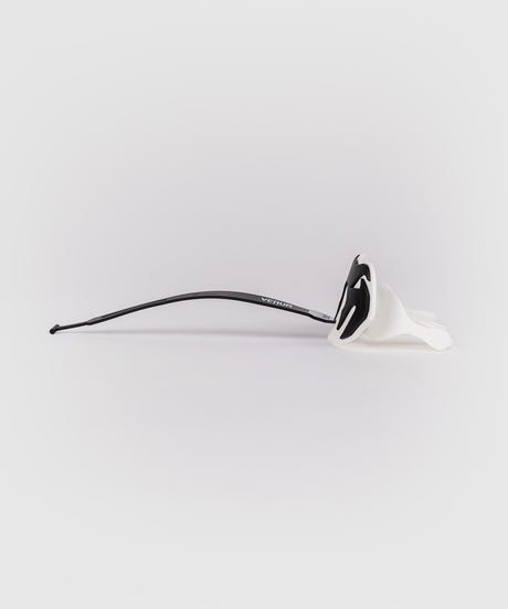 Proteză dentară de box Venum Elite – Alb/Negru