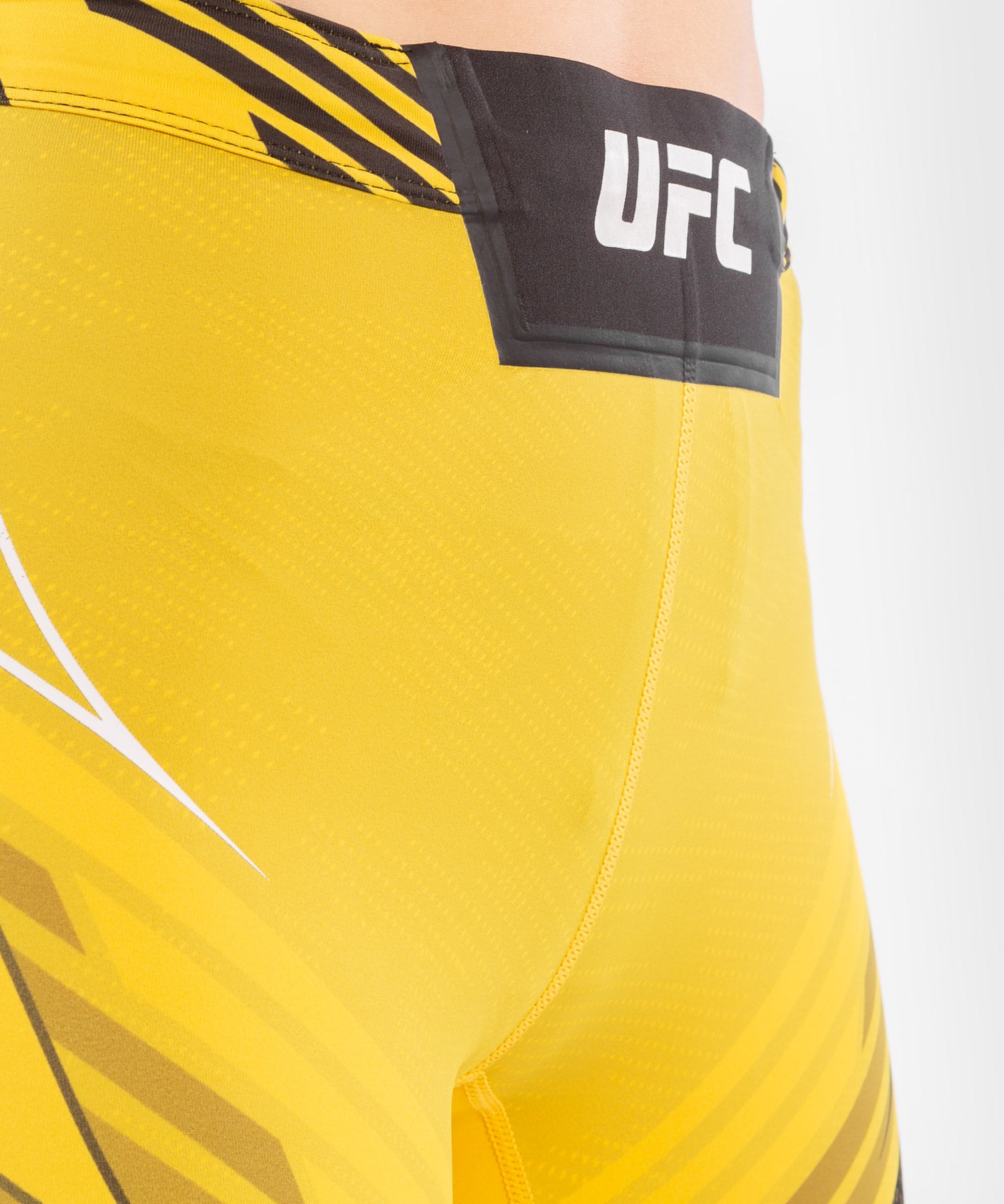 Venum UFC Shorts Dames - Geel