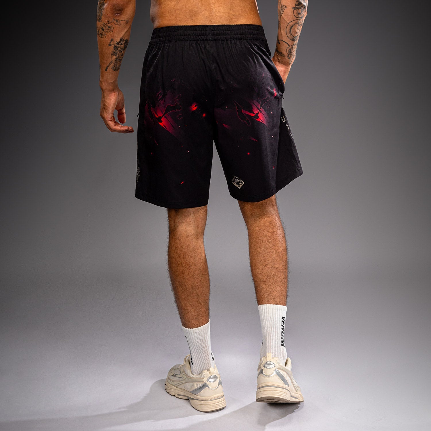 Venum Trainingsshorts x Jujutsu Kaisen Itadori - Zwart/Rood