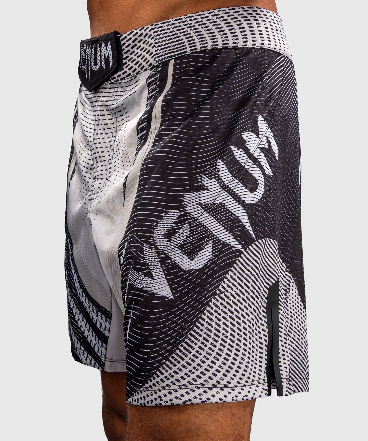 Spodenki MMA Venum Galactic 3.0 – Offwhite/Czarne