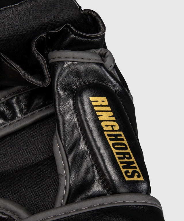 Ringhorns MMA Handschoenen Charger - Zwart/Goud