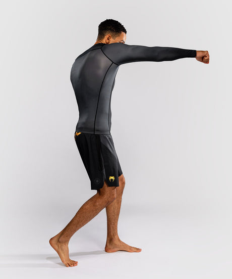 Venum Longsleeve Attack Manga Comprida - Preto/Ouro
