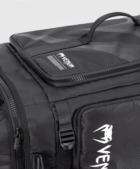 Saco de desporto Venum Shockwave 60L – Preto