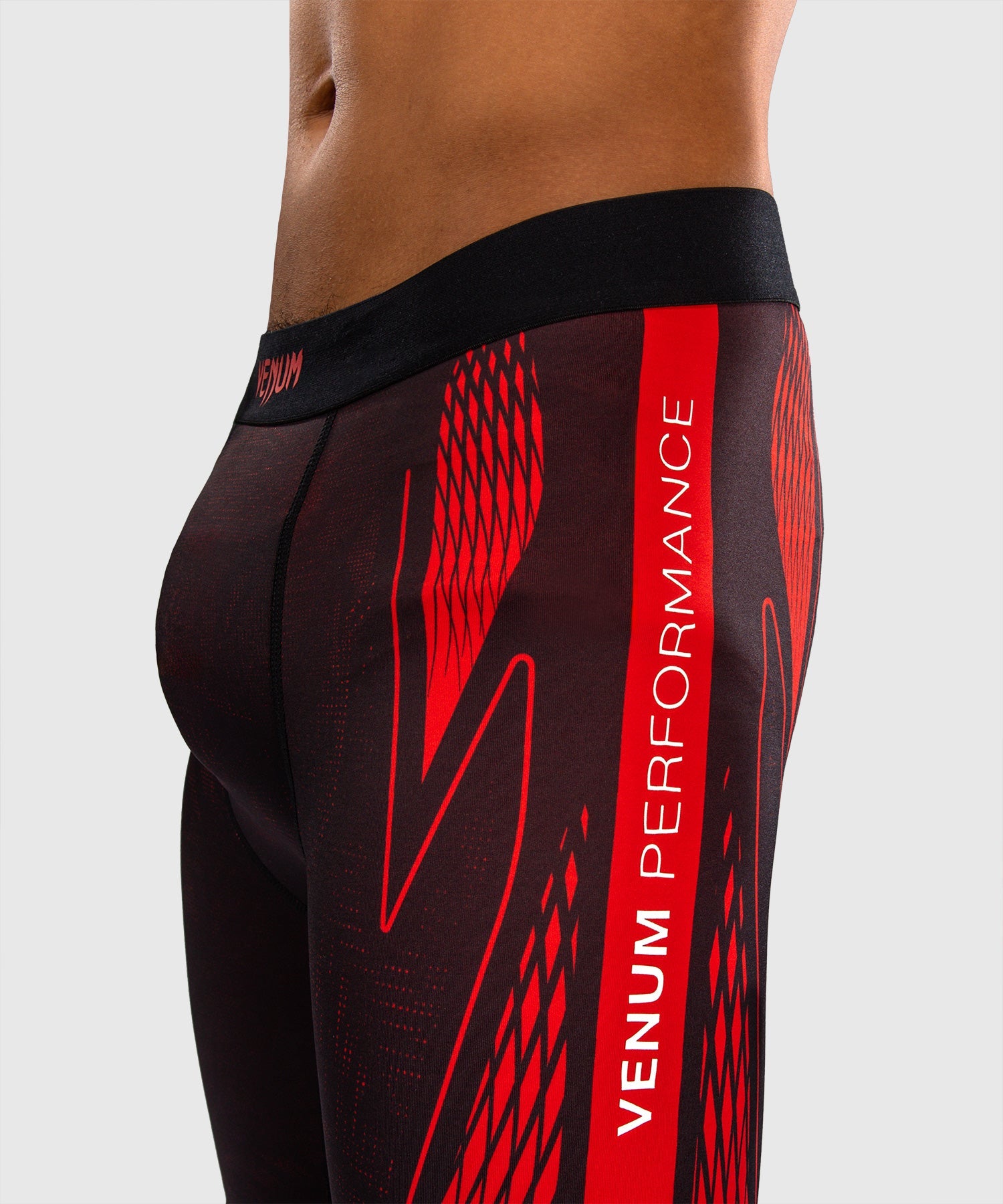 Shorts de compression Venum Amazonia Reborn – Noir/Rouge