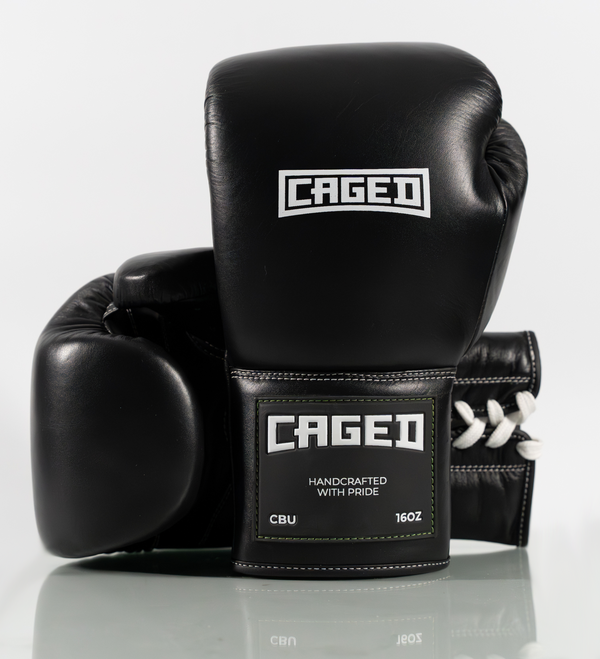 Rękawice bokserskie Caged X Series Sznurowane – Czarne/Białe